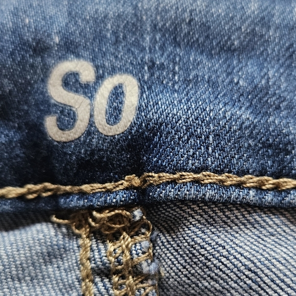 SO, Favorite Bermuda, jean shorts. Size 0 - Picture 3 of 9